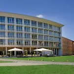 Hotel Vienna House By Wyndham Havelufer 4*