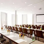 Hotel Vienna House By Wyndham Havelufer 4*