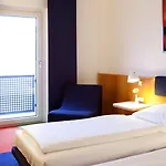 Vienna House By Wyndham Havelufer Hotel 4*