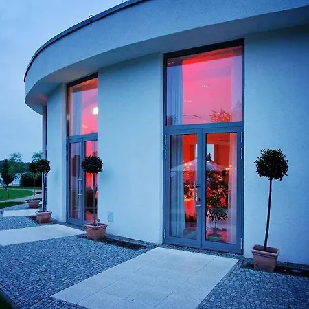 Vienna House By Wyndham Havelufer 4*