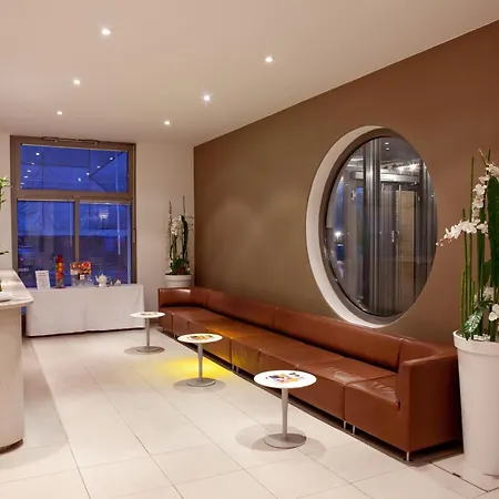 Vienna House By Wyndham Havelufer 4* 波茨坦