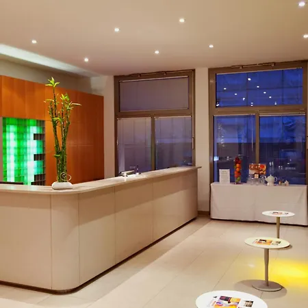 Vienna House By Wyndham Havelufer Hotel 4*