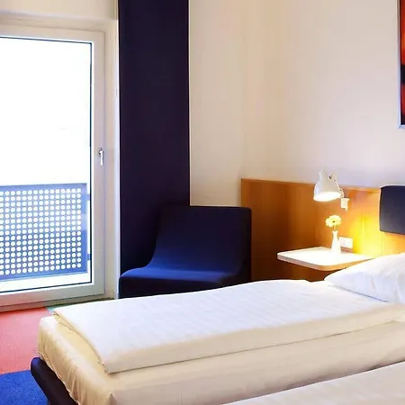 Vienna House By Wyndham Havelufer Otel 4*