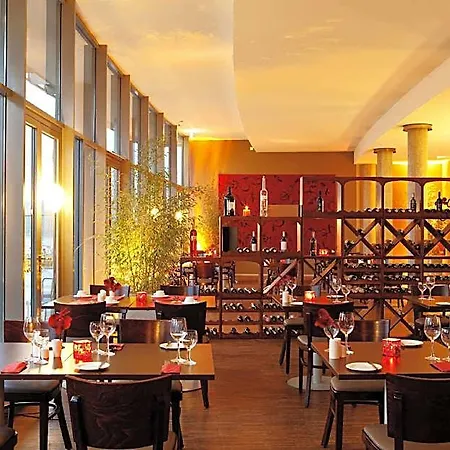 Vienna House By Wyndham Havelufer 4*