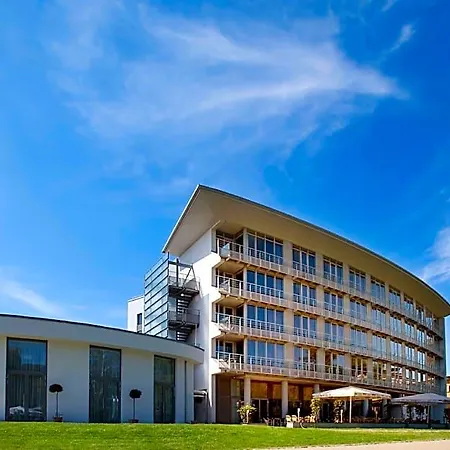 Vienna House By Wyndham Havelufer Hotel 4*