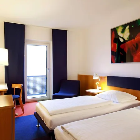 Hotel Vienna House By Wyndham Havelufer 4*