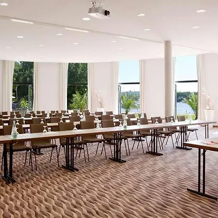 Vienna House By Wyndham Havelufer Hotel 4*