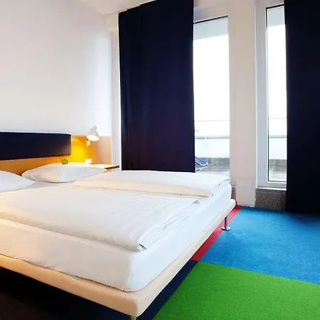 Vienna House By Wyndham Havelufer 4*