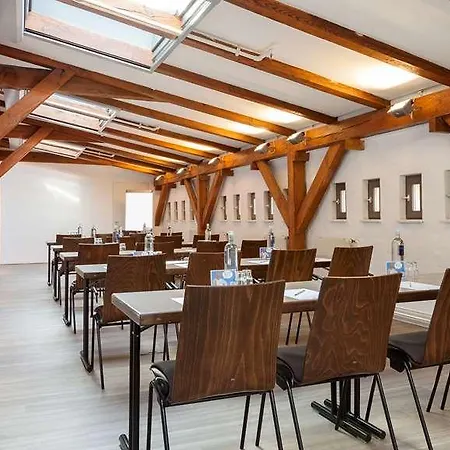 Hotel Vienna House By Wyndham Havelufer 4*