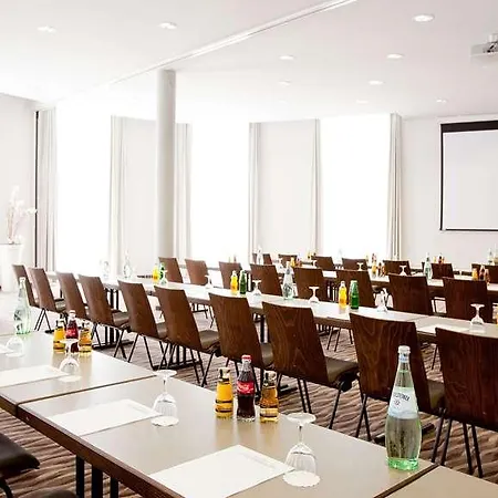 Vienna House By Wyndham Havelufer 4*