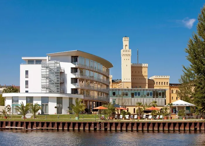 Vienna House By Wyndham Havelufer 4* بوتسدام