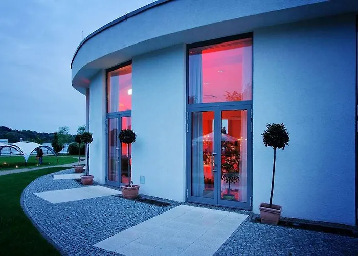 Vienna House By Wyndham Havelufer 4*