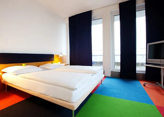Hotel Vienna House By Wyndham Havelufer 4*