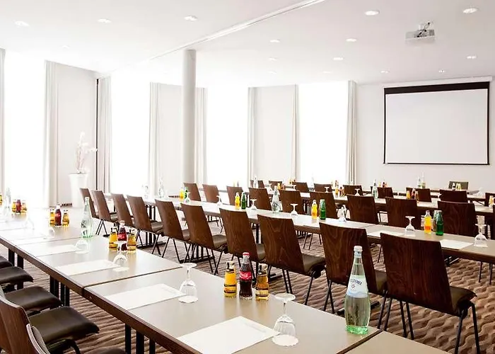 Vienna House By Wyndham Havelufer 4*